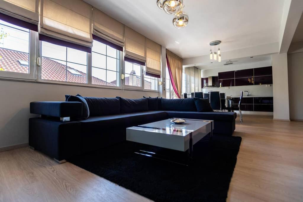 A Stylish Apartment In The Center Of Kastoria Extérieur photo