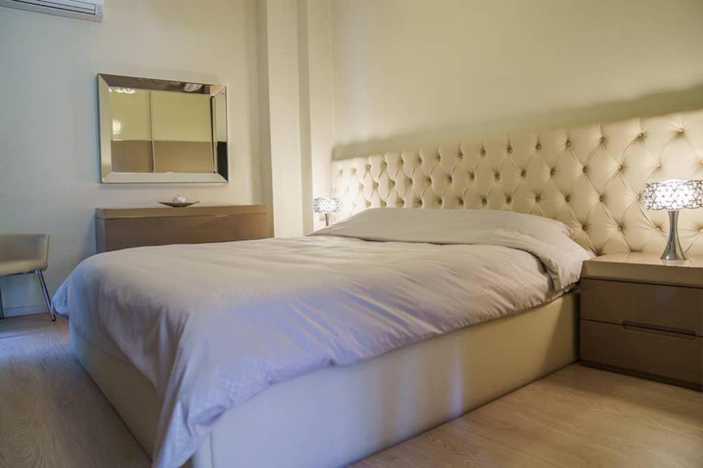 A Stylish Apartment In The Center Of Kastoria Extérieur photo